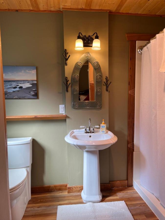 Frigon Suite -Waterfront Port Alice Exterior photo