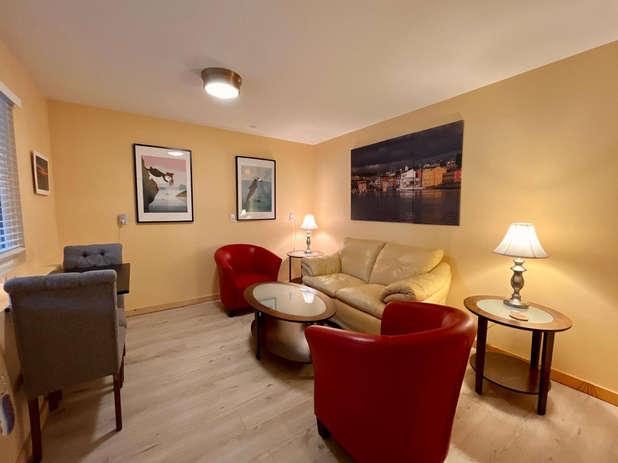 Frigon Suite -Waterfront Port Alice Exterior photo